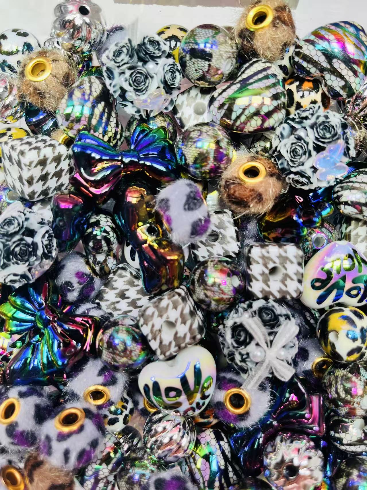 【B047】豹柄 手書きアクリルビーズ & 高品質アクリルビーズ&ゴ-ジャスビ-ズ