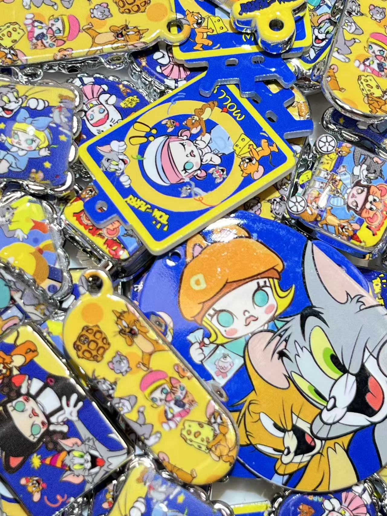 【B063】猫とネズミ シルバーメッキビーズー