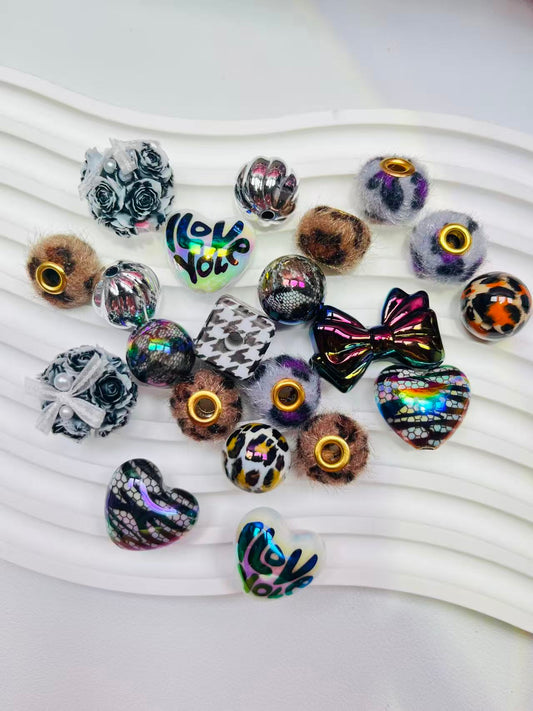 【Ｂ047】豹柄　手書きアクリルビーズ & 高品質アクリルビーズ＆ゴ－ジャスビ-ズ