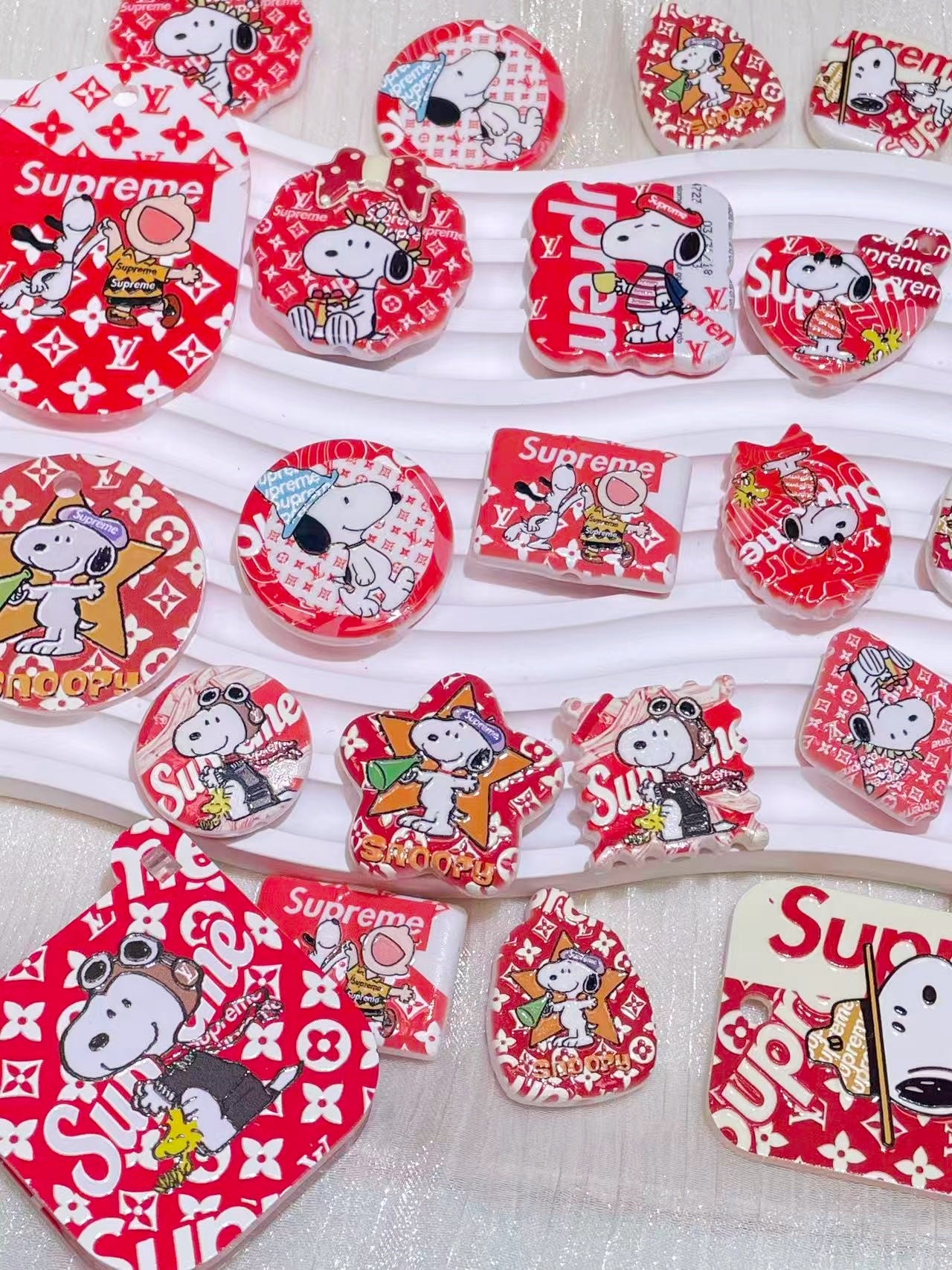 【Ｂ067】スヌーピーlogo--レリーフ加工