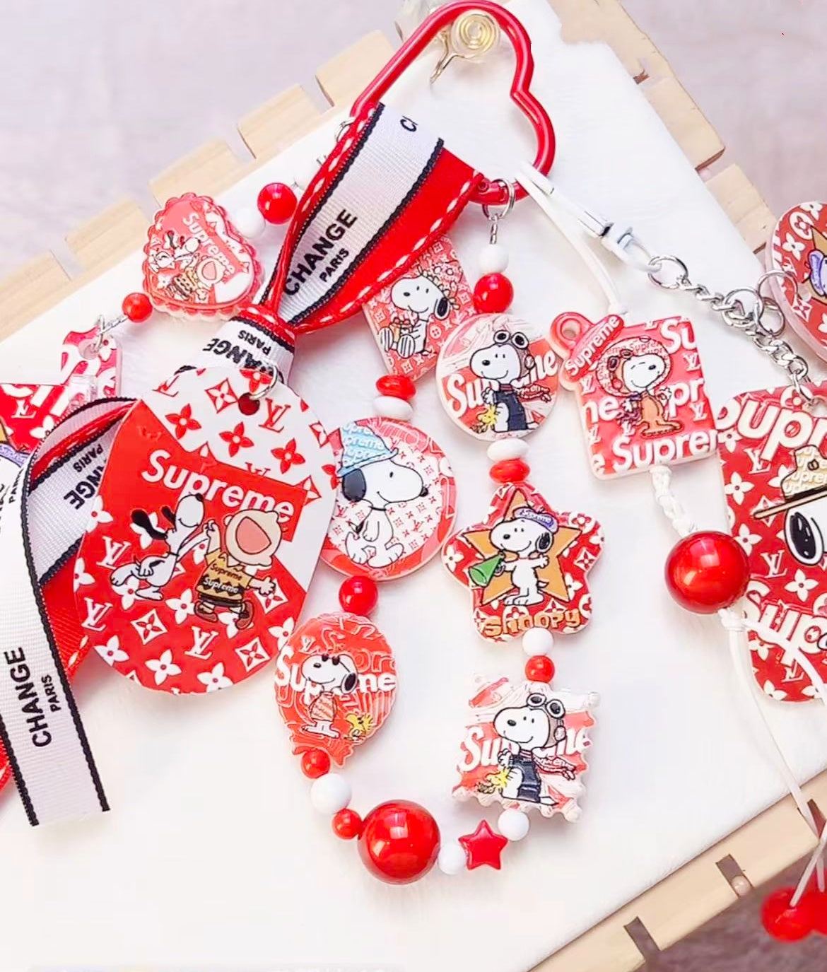 【Ｂ067】スヌーピーlogo--レリーフ加工